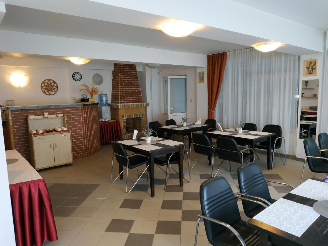 Vila Mihail Hotel Busteni Exterior photo